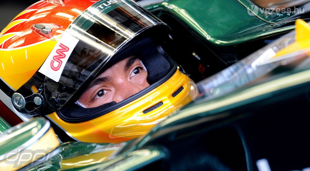 F1: Hamilton uralja Sepangot 11