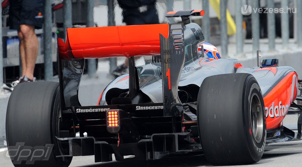 F1: Hamilton uralja Sepangot 14