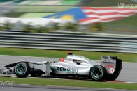 F1: Hamilton uralja Sepangot 63