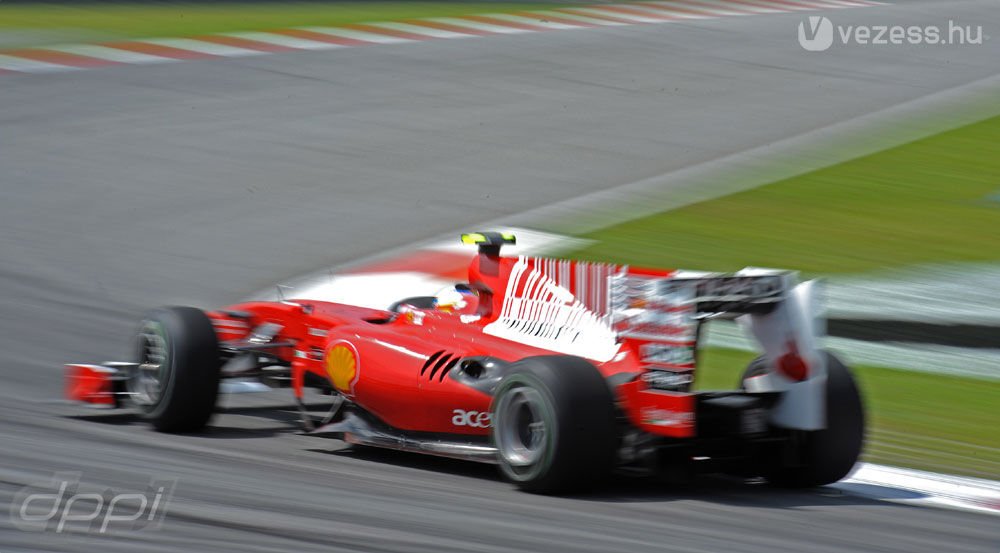F1: Hamilton uralja Sepangot 24