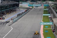 F1: Hamilton uralja Sepangot 75