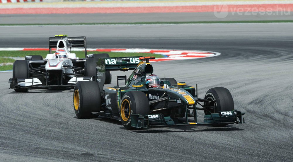 F1: Hamilton örül, Button nem bírt a gumikkal 6