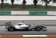 F1: Hamilton örül, Button nem bírt a gumikkal 60