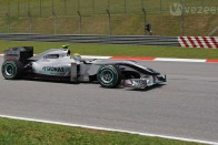 F1: Hamilton örül, Button nem bírt a gumikkal 64