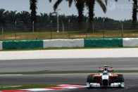 F1: Hamilton örül, Button nem bírt a gumikkal 65