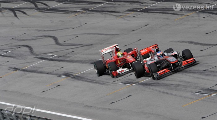 F1: Hamilton örül, Button nem bírt a gumikkal 6 | Vezess Massa elkapta Buttont, Alonsót megúszta