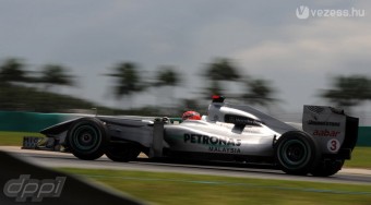 F1: Schumachert egy kerékanya ütötte ki