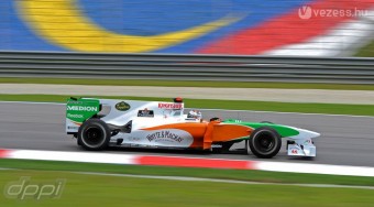 F1: Sutilnak csak tartania kellett Hamiltont