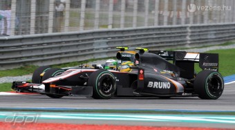 F1: Lelépne Sennáéktól a tragacsozó tanácsadó