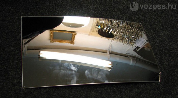 A nyersanyag: 1,4 m sugarú gömb felszíndarabja