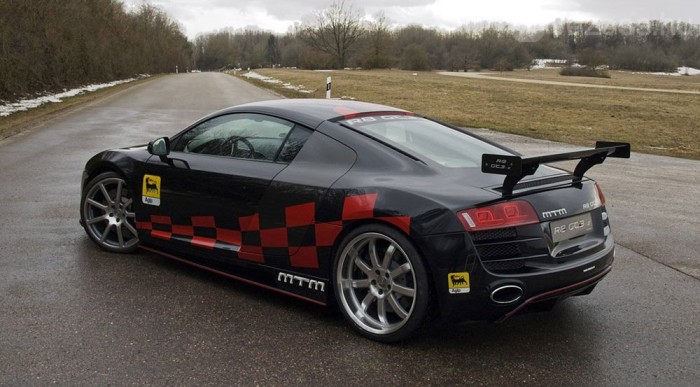 Ferrari-élmény Audiban 5 | Vezess Szénszála műanyagból kapott kiegészítőket