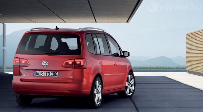 Itt az új Volkswagen Touran 7 | Vezess 595 literes csomagtartóval