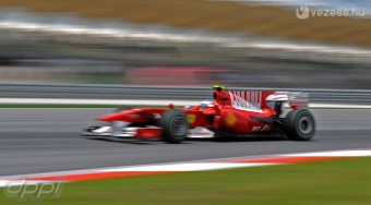 Alonso nem aggódik a sok motorcsere miatt