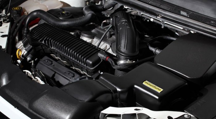 Új az intercooler és a kipufogó