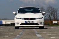 Csata: Honda Civic Type R vs. Renault Mégane RS 127