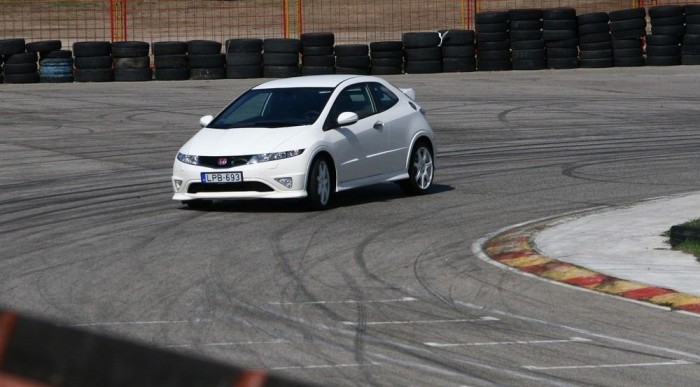 A Honda szűk kanyarokban van elemében