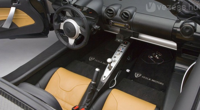 Magyarországra jön az elektromos Roadster 4 | Vezess Magyarországra jön az elektromos Roadster 4