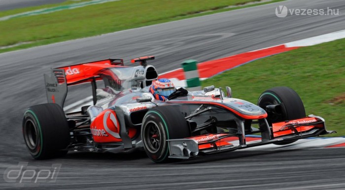 F1: Kukába dobja új felfüggesztését a McLaren