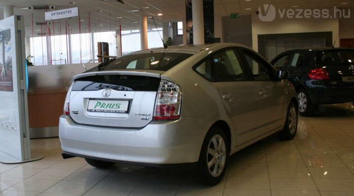 A magyarok nem hisznek a Toyota-hisztiben? 10 | Vezess Fekete dobozt rejt a Prius