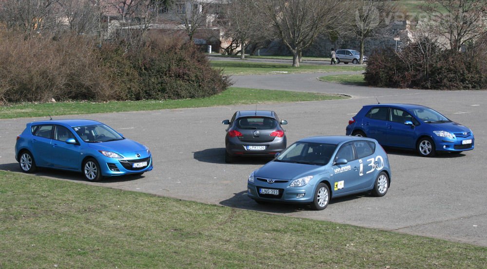 Tágas az Auris és az i30, hosszához képest szűkebb az Opel és a Mazda