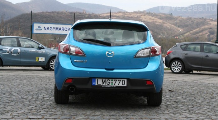 Karakteresen sportos a Mazda3, amiért elnézzük hibáit