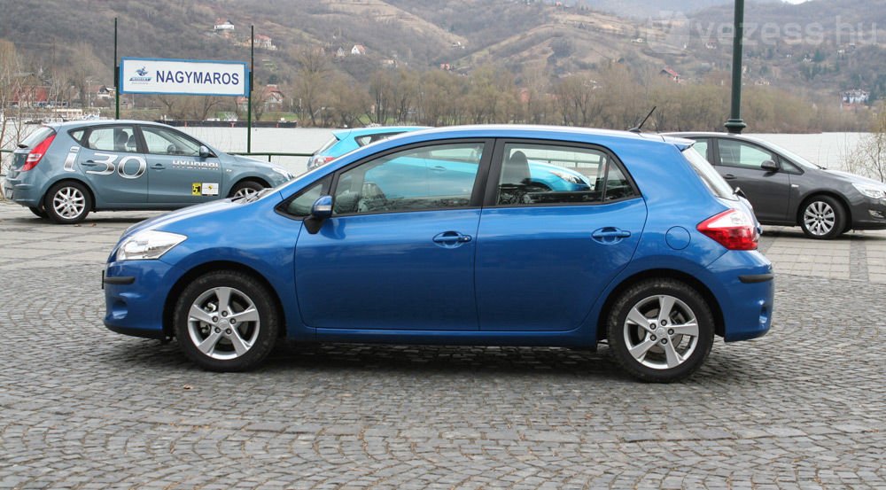 Az Auris a legmagasabb, felépítése a 307-s Peugeot-ra hasonlít