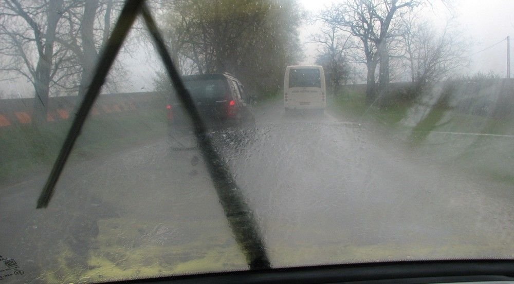 Esőben, rossz úton, országúton halálközeli élmény