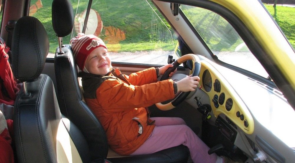 Hatéves lányom szerette, mert nem csak Apa öléből tudta vezetni