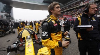 F1: Petrovot ünnepli a Renault-főnök