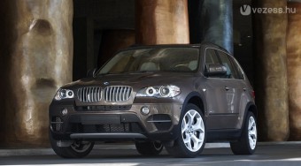 Videó: mit tud az új X5?