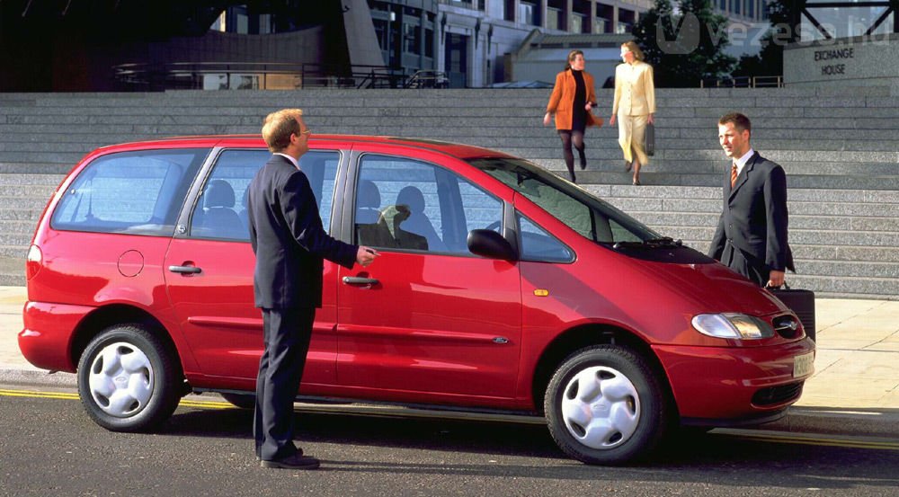 Oldalról nem látni, hogy Ford, SEAT vagy Volkswagen