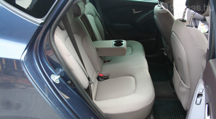 Hátul is tágas és kényelmes az ix35