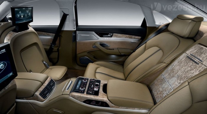 Háttal is ülhetünk az új Audiban 6 | Vezess Háttal is ülhetünk az új Audiban 6