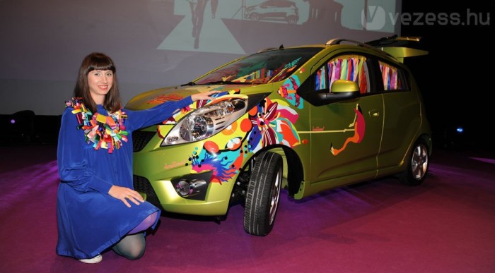 68 lóerős és nem ilyen színes a kétmilliós Spark