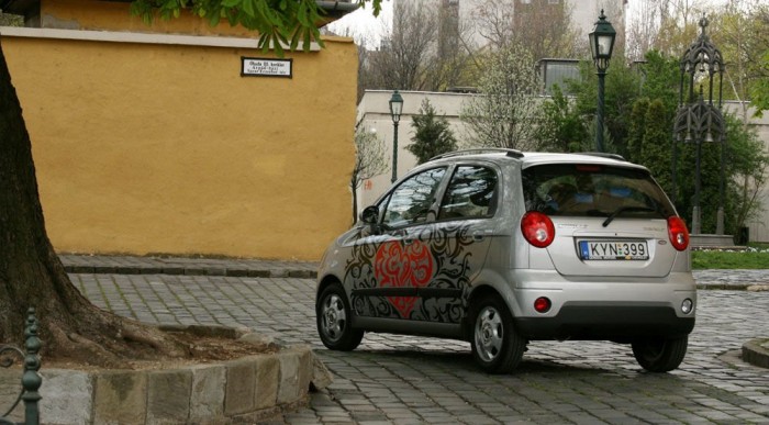 1,8 millióért nem érdemes régi Sparkot venni, az új sokkal biztonságosabb