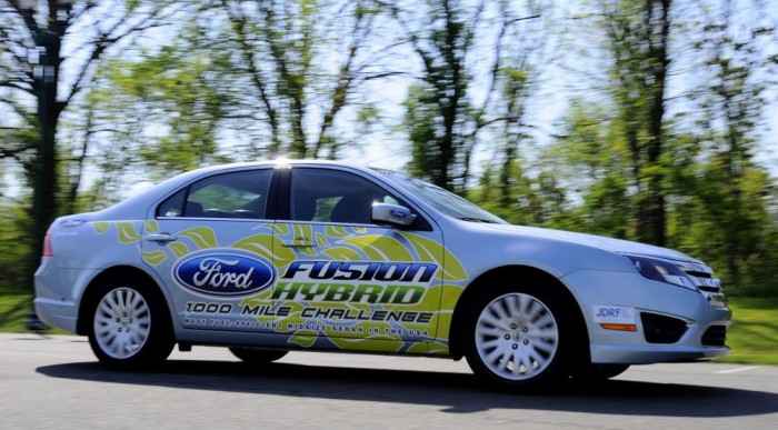 Utcai autóból érkezik a hibrid technika