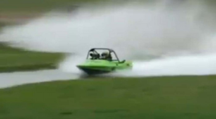 Veszettül gyors csónak!