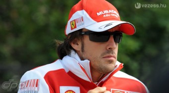 Milliárdokat érnek Alonso hüvelykujjai
