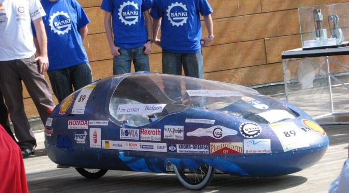 Az Óbudai Egyetem autója