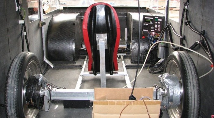 Mennyivel jobb dolga van ennek a pilótának a másik kettőnél!