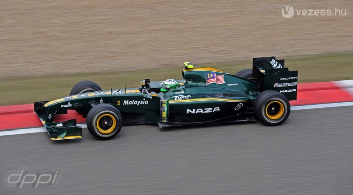 F1: A főnök légitársasága hirdet a Lotuson