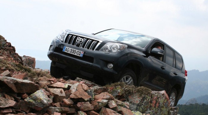 Nem hittünk a szemüknek. A crawl control kifinomultan adagolja az erőt, hogy ne veszítsen tapadást egyik kerék sem