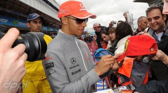 F1: Hamilton kivár a menedzserrel