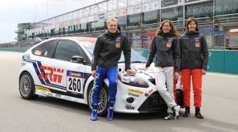 Egyetemistáknak vezet a ralisztár