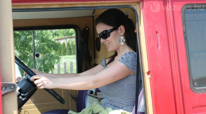 Hölgyeknek idegen a lengyel dobozos