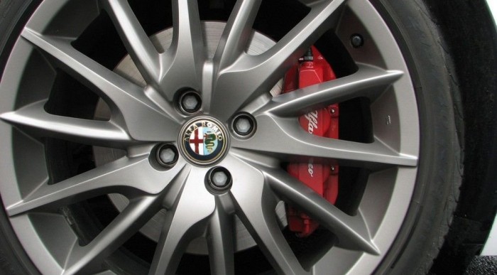 Az Alfa tudja, mitől döglik a légy