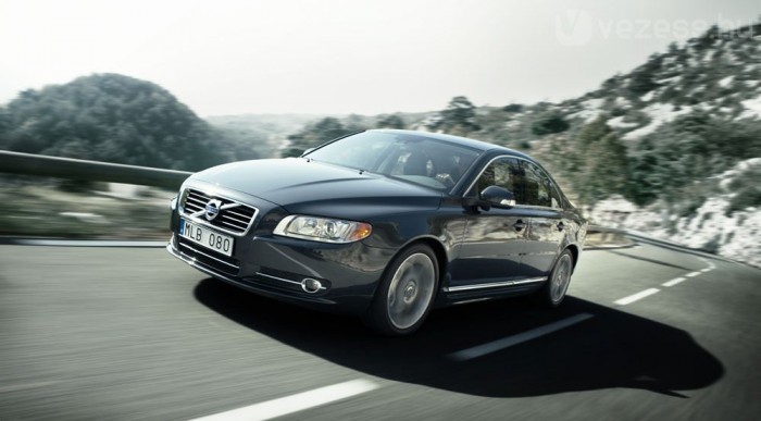 Az új T6-os motor 305 lóerőt tud