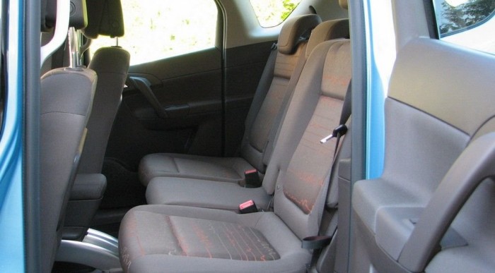 Jól variálható hátsó traktus