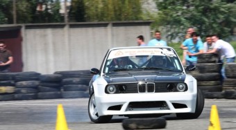 Drift, szexi csajok, majális