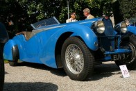 Az 1935-ös Bugatti 57 TT-t nem waxolták agyon.